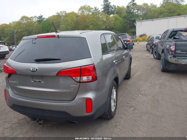 Продажа на аукционе авто 2015 Kia Sorento Lx, vin: 5XYKTCA60FG650082, номер лота: 45120675