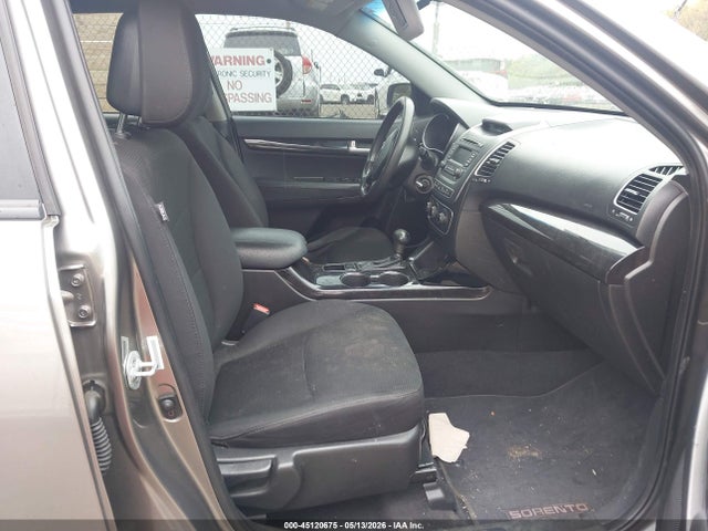 Продажа на аукционе авто 2015 Kia Sorento Lx, vin: 5XYKTCA60FG650082, номер лота: 45120675
