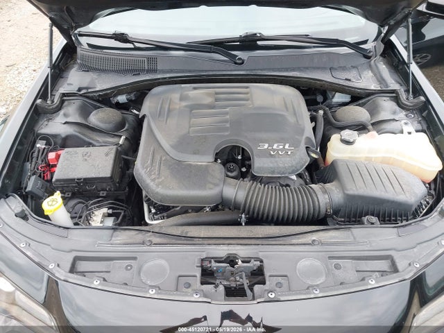 Chrysler 300 Touring L 2023 2C3CCADG6PH510171 Image 10