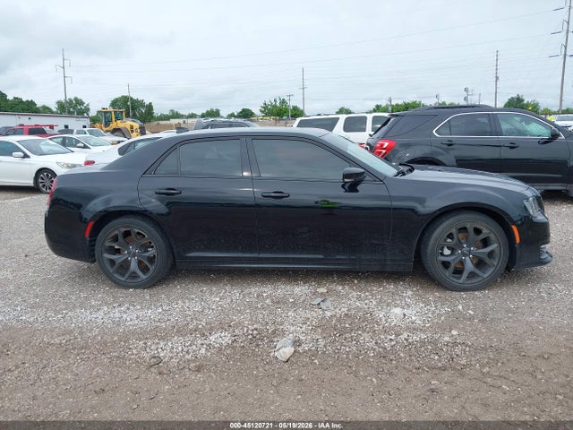 Chrysler 300 Touring L 2023 2C3CCADG6PH510171 Image 13