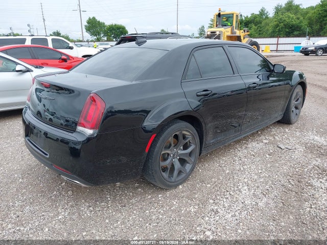 Chrysler 300 Touring L 2023 2C3CCADG6PH510171 Image 4