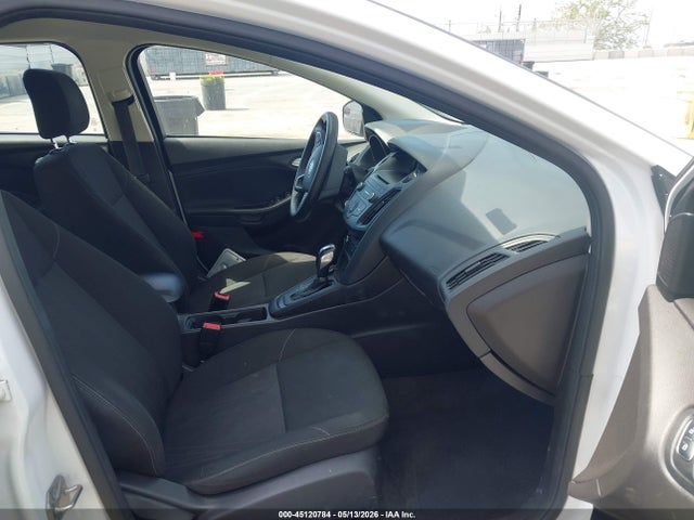 1FADP3K25FL307187 Ford FOCUS SE