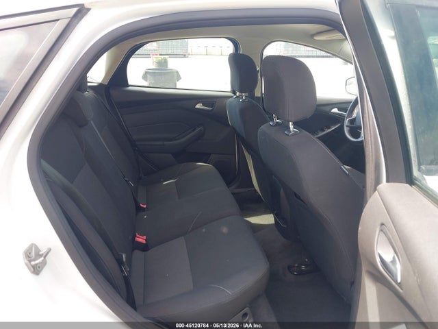 1FADP3K25FL307187 Ford FOCUS SE