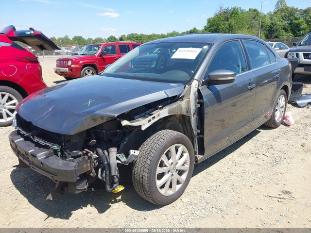45120866 :رقم المزاد ، 3VWB17AJXEM377197 vin ، 2014 Volkswagen Jetta 1.8t Se مزاد بيع