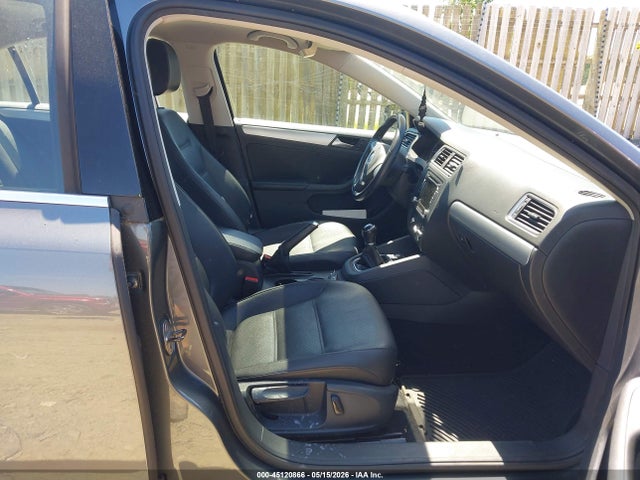 45120866 :رقم المزاد ، 3VWB17AJXEM377197 vin ، 2014 Volkswagen Jetta 1.8t Se مزاد بيع