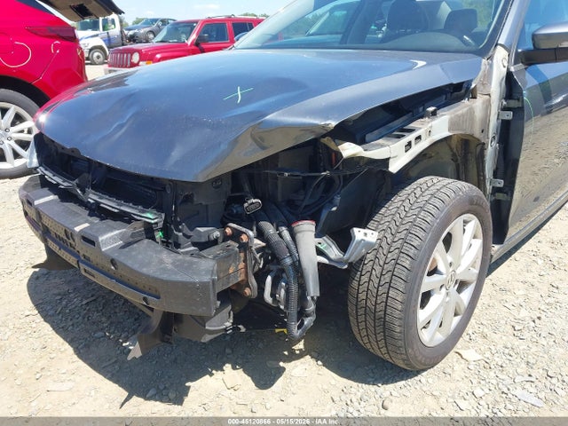 45120866 :رقم المزاد ، 3VWB17AJXEM377197 vin ، 2014 Volkswagen Jetta 1.8t Se مزاد بيع