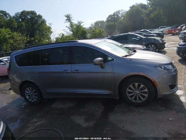 Продажа на аукционе авто 2017 Chrysler Pacifica Touring-l, vin: 2C4RC1BG2HR540224, номер лота: 45120884