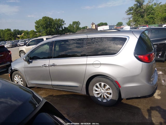 Продажа на аукционе авто 2017 Chrysler Pacifica Touring-l, vin: 2C4RC1BG2HR540224, номер лота: 45120884