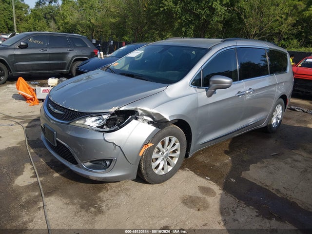 Продажа на аукционе авто 2017 Chrysler Pacifica Touring-l, vin: 2C4RC1BG2HR540224, номер лота: 45120884