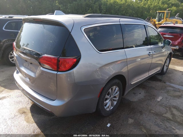 Продажа на аукционе авто 2017 Chrysler Pacifica Touring-l, vin: 2C4RC1BG2HR540224, номер лота: 45120884
