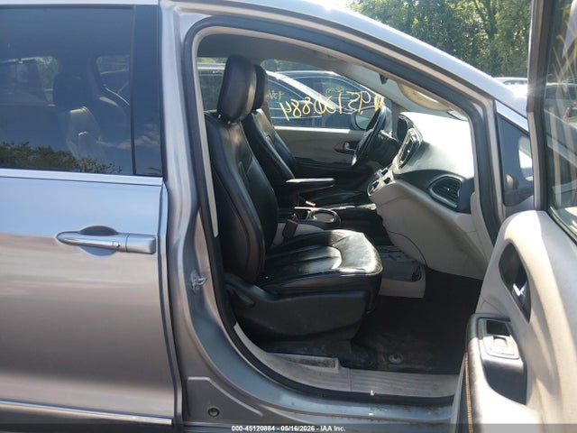 Продажа на аукционе авто 2017 Chrysler Pacifica Touring-l, vin: 2C4RC1BG2HR540224, номер лота: 45120884