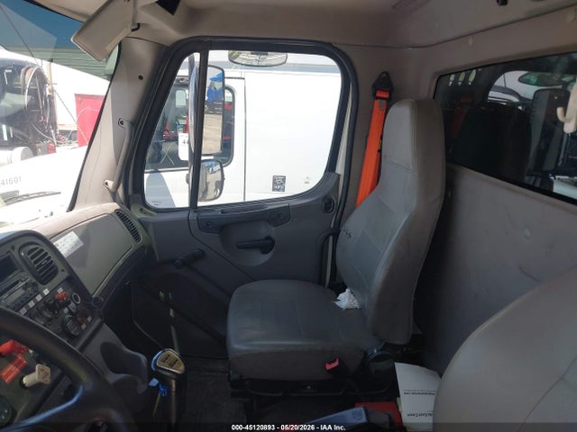 45120893 :رقم المزاد ، 3ALHG3DV0FDGM0772 vin ، 2015 Freightliner 114sd مزاد بيع