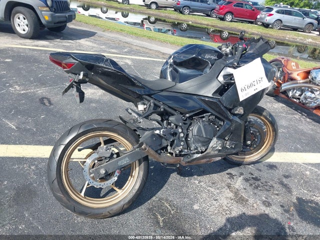 Продажа на аукционе авто 2019 Kawasaki Ex400, vin: JKAEXKG1XKDA30059, номер лота: 45120939
