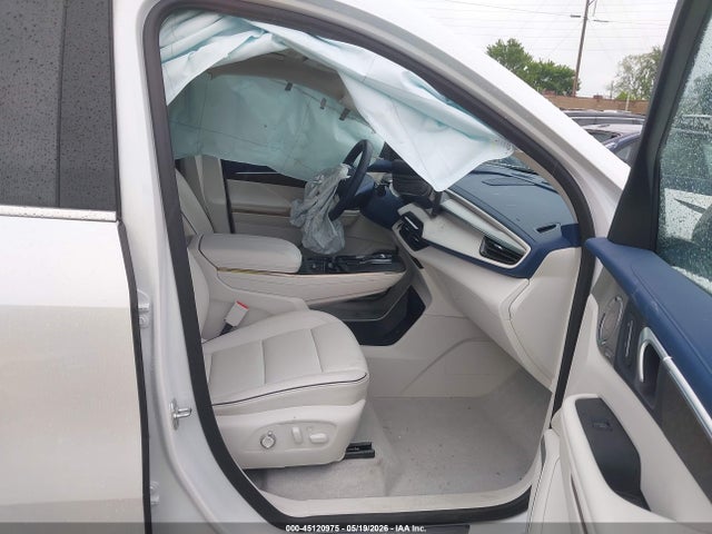 45120975 :رقم المزاد ، 5GAEVCRSXSJ106371 vin ، 2025 Buick Enclave Avenir Fwd مزاد بيع