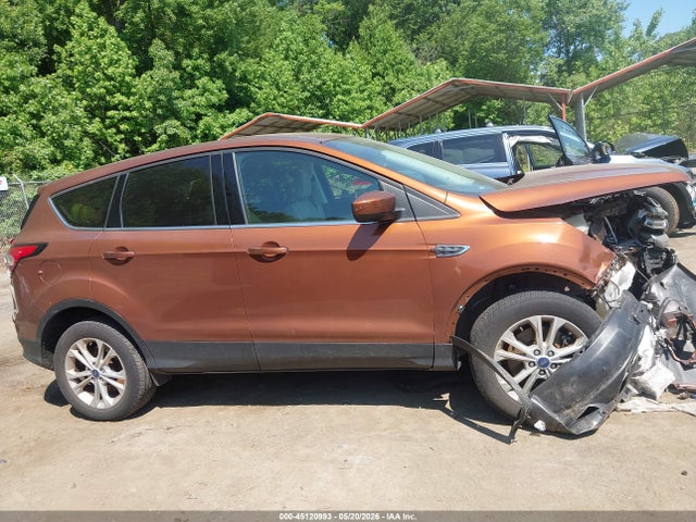 45120993 :رقم المزاد ، 1FMCU9GD2HUC71639 vin ، 2017 Ford Escape Se مزاد بيع