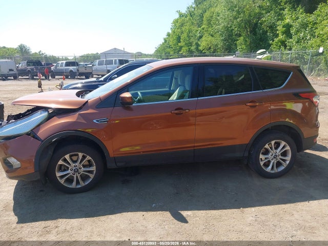 45120993 :رقم المزاد ، 1FMCU9GD2HUC71639 vin ، 2017 Ford Escape Se مزاد بيع