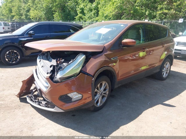 45120993 :رقم المزاد ، 1FMCU9GD2HUC71639 vin ، 2017 Ford Escape Se مزاد بيع