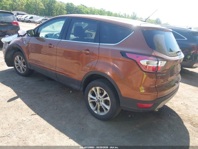 45120993 :رقم المزاد ، 1FMCU9GD2HUC71639 vin ، 2017 Ford Escape Se مزاد بيع