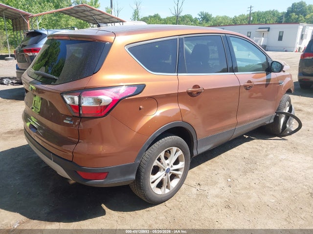 45120993 :رقم المزاد ، 1FMCU9GD2HUC71639 vin ، 2017 Ford Escape Se مزاد بيع