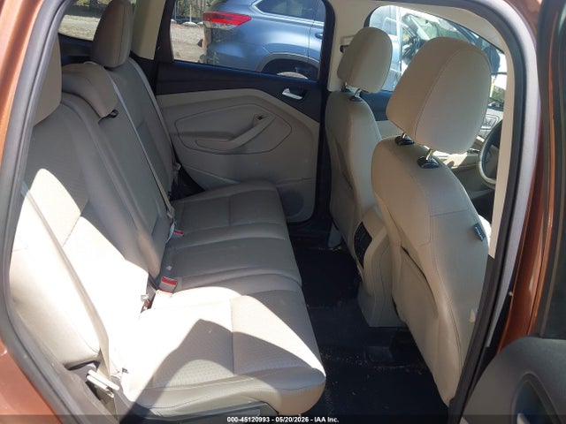 45120993 :رقم المزاد ، 1FMCU9GD2HUC71639 vin ، 2017 Ford Escape Se مزاد بيع