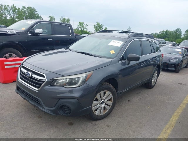 45121004 :رقم المزاد ، 4S4BSAAC6J3315415 vin ، 2018 Subaru Outback 2.5i مزاد بيع