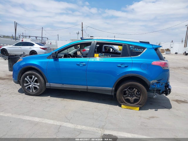 JTMZFREV8HJ105700 Toyota RAV4 LE