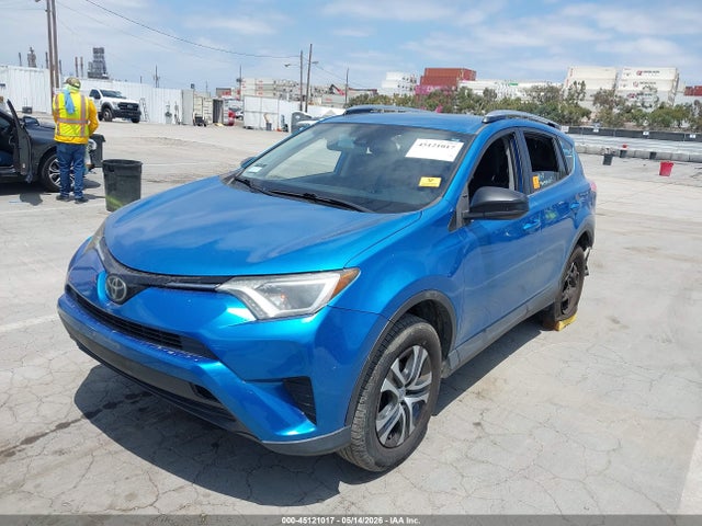 JTMZFREV8HJ105700 Toyota RAV4 LE