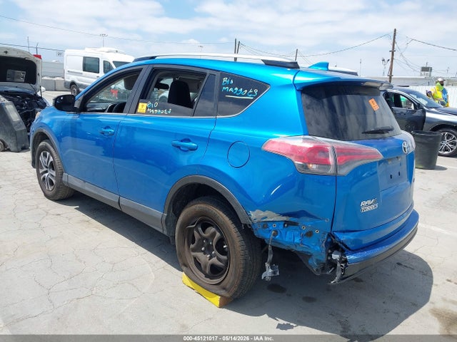 JTMZFREV8HJ105700 Toyota RAV4 LE