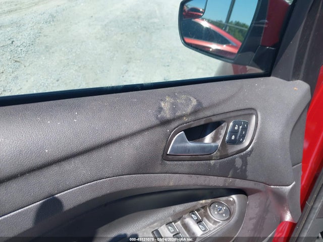 45121075 :رقم المزاد ، 1FMCU0J97GUB44187 vin ، 2016 Ford Escape Titanium مزاد بيع