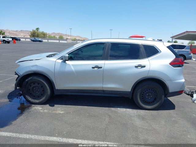 2018 Nissan Rogue S მანქანა იყიდება აუქციონზე, vin: 5N1AT2MT8JC711307, აუქციონის ნომერი: 45121077