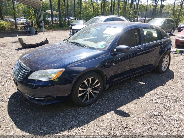 2013 Chrysler 200 Lx მანქანა იყიდება აუქციონზე, vin: 1C3CCBAB1DN698213, აუქციონის ნომერი: 45121162