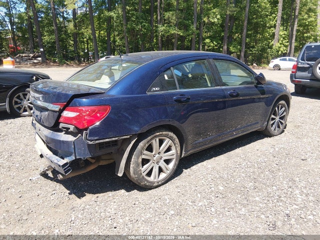 2013 Chrysler 200 Lx მანქანა იყიდება აუქციონზე, vin: 1C3CCBAB1DN698213, აუქციონის ნომერი: 45121162