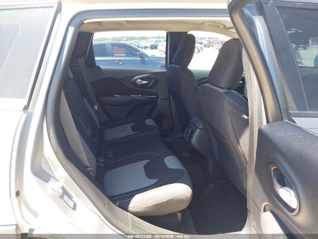 1C4PJLAB6GW126948 Jeep Cherokee Sport