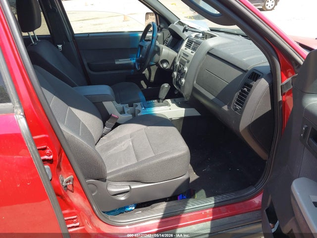 45121242 :رقم المزاد ، 1FMCU9DG3AKC74386 vin ، 2010 Ford Escape Xlt مزاد بيع
