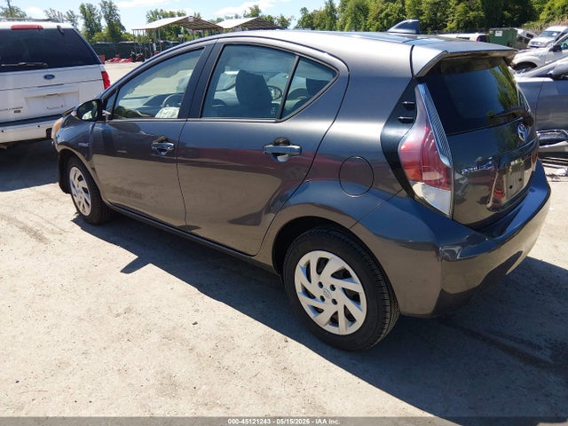 45121243 :رقم المزاد ، JTDKDTB39F1114880 vin ، 2015 Toyota Prius C Two مزاد بيع