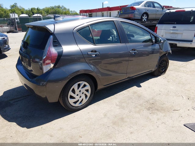 45121243 :رقم المزاد ، JTDKDTB39F1114880 vin ، 2015 Toyota Prius C Two مزاد بيع