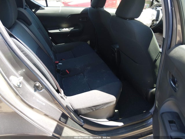 45121243 :رقم المزاد ، JTDKDTB39F1114880 vin ، 2015 Toyota Prius C Two مزاد بيع