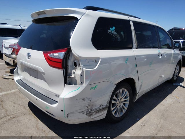 5TDYZ3DC5HS775286 Toyota Sienna Xle Premium 8 Passenger