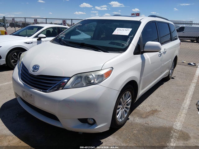 5TDYZ3DC5HS775286 Toyota Sienna Xle Premium 8 Passenger