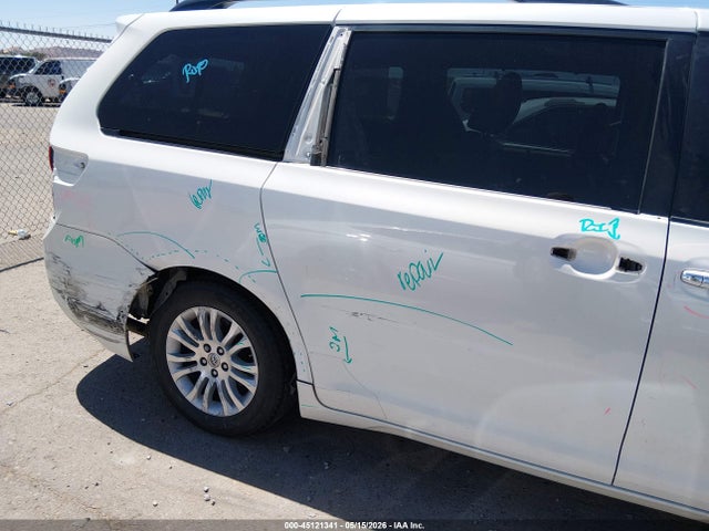 5TDYZ3DC5HS775286 Toyota Sienna Xle Premium 8 Passenger