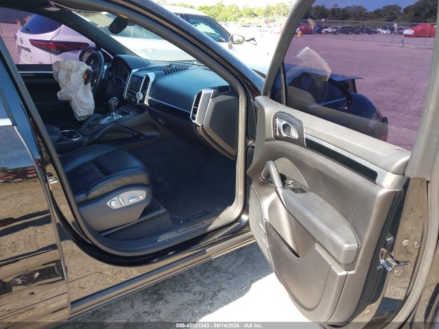 45121343 :رقم المزاد ، WP1AA2A23GLA02765 vin ، 2016 Porsche Cayenne مزاد بيع