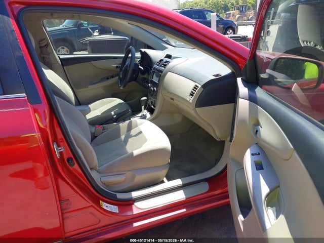 45121414 :رقم المزاد ، 2T1BU4EE9DC003354 vin ، 2013 Toyota Corolla Le مزاد بيع