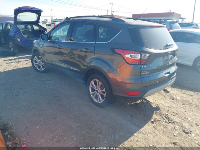 Продажа на аукционе авто 2017 Ford Escape Se, vin: 1FMCU0GD9HUE33598, номер лота: 45121456