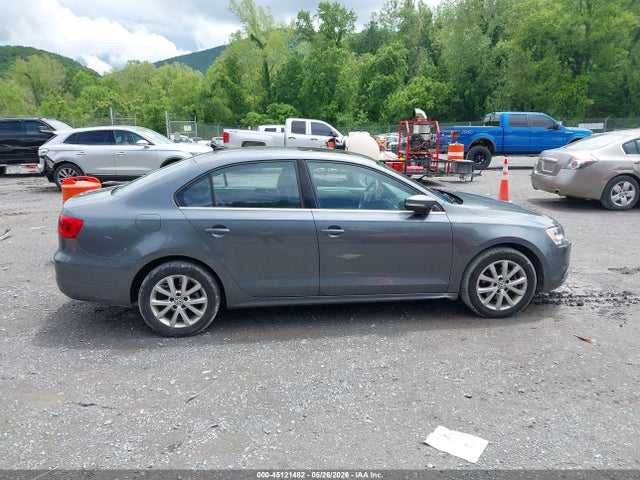 45121482 :رقم المزاد ، 3VWDP7AJ1DM450348 vin ، 2013 Volkswagen Jetta 2.5l Se مزاد بيع