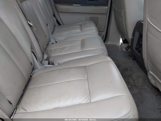 45121583 :رقم المزاد ، 1FMJU1G51BEF37803 vin ، 2011 Ford Expedition Xl مزاد بيع