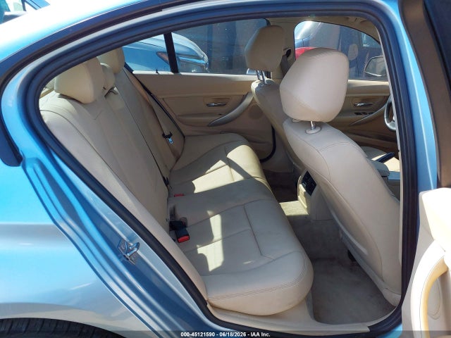 45121590 :رقم المزاد ، WBA3B1C52EK134893 vin ، 2014 Bmw 320i مزاد بيع