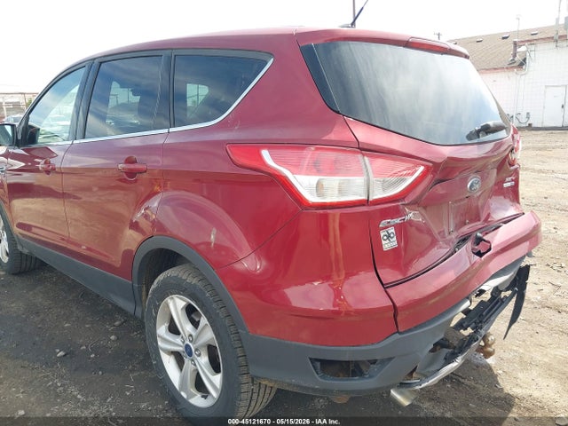 45121670 :رقم المزاد ، 1FMCU9GX8FUC89926 vin ، 2015 Ford Escape Se مزاد بيع