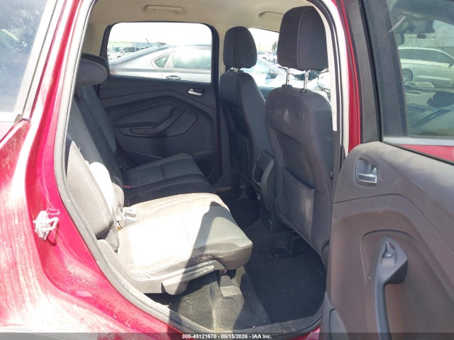 45121670 :رقم المزاد ، 1FMCU9GX8FUC89926 vin ، 2015 Ford Escape Se مزاد بيع