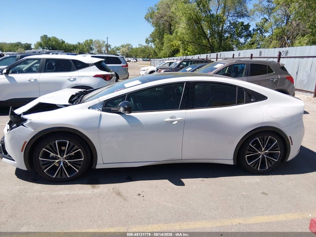 JTDACAAU5T3073600 Toyota PRIUS XLE