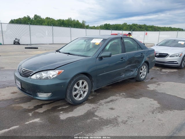 45121826 :رقم المزاد ، 4T1BF30K65U110735 vin ، 2005 Toyota Camry Xle V6 مزاد بيع